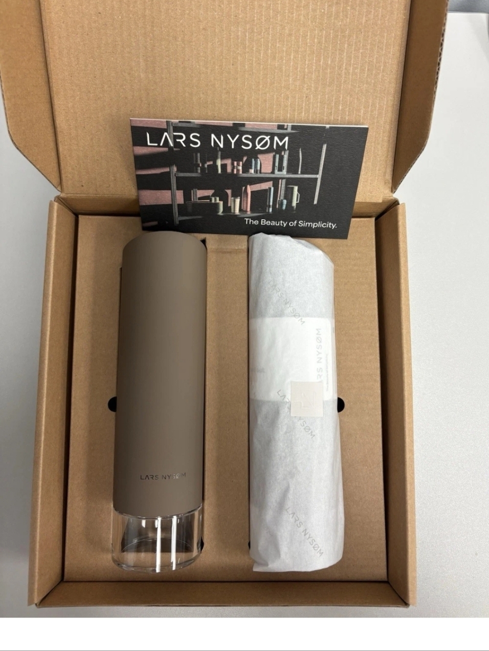 New Lars Nysom Electric Gravity Salt Pepper Sprice Grinder Set - Picture 2 of 9